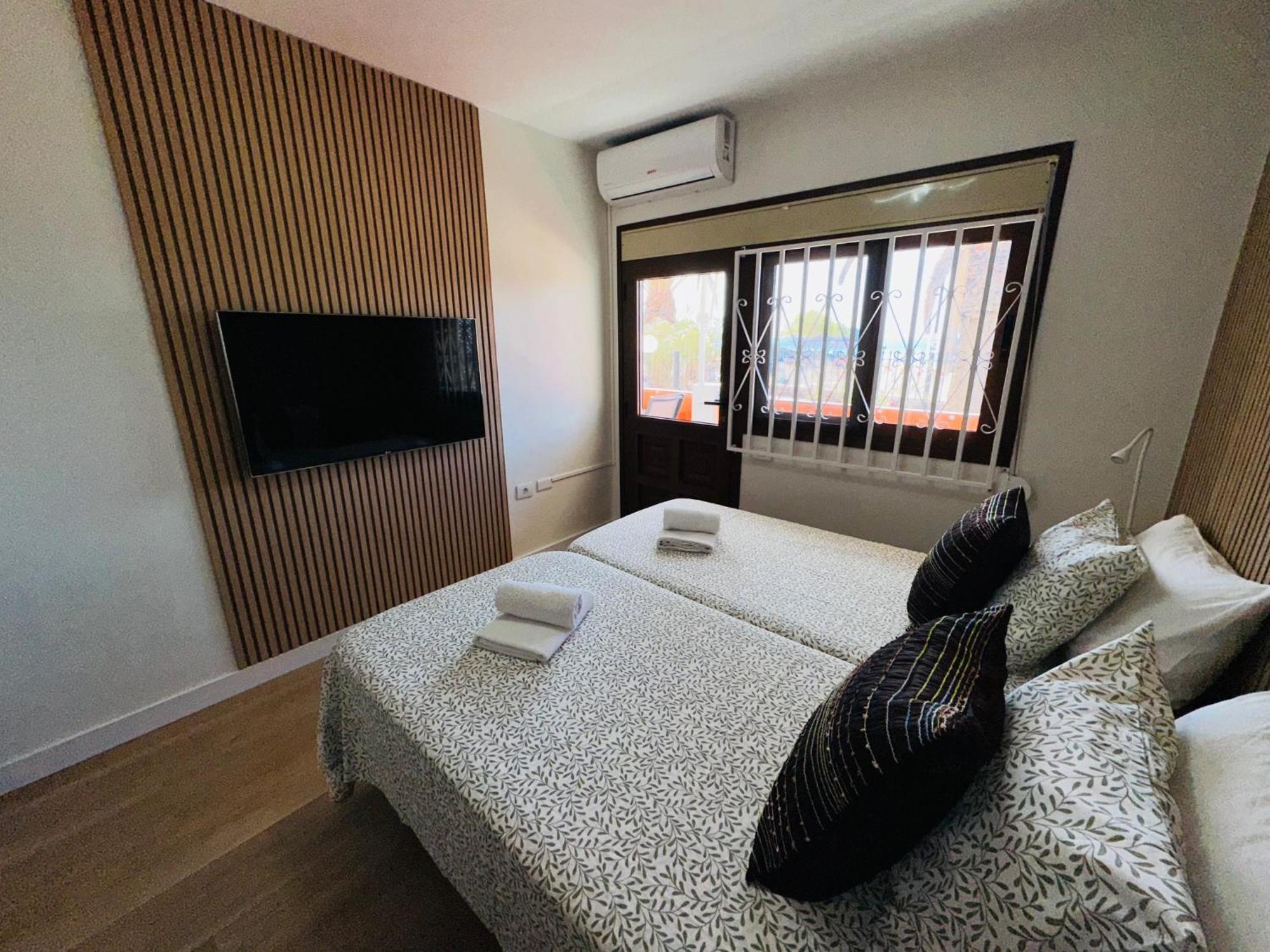 En Playa Las Vistas. Veramar. Free Parking, Pool! 洛斯克里斯蒂亚诺斯 外观 照片